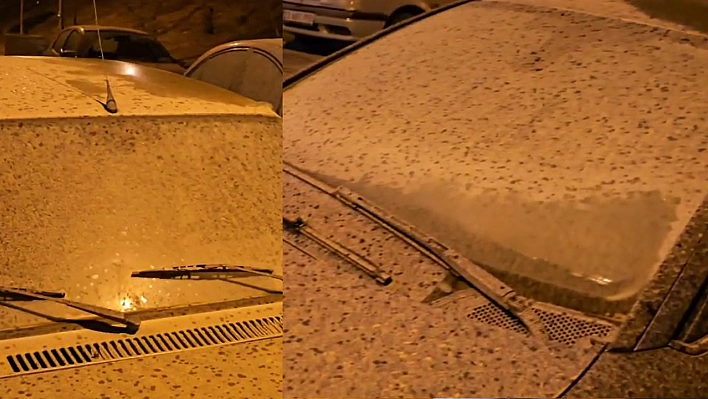 Elazığ'da gece saatlerinde etkili olan toz taşınmalı yağışlar, araçları çamura bürüdü