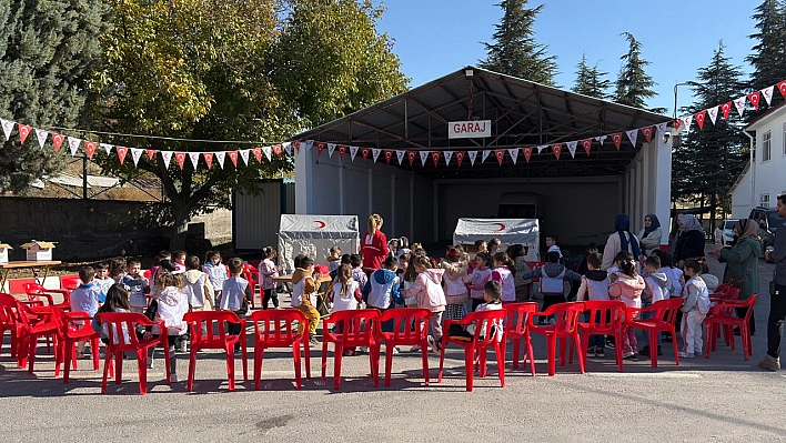 Elazığ'da geleceğin gönüllüleri Kızılay'da buluştu