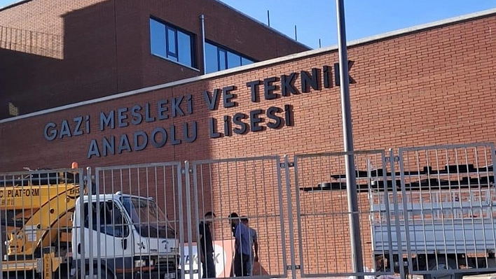 Elazığ'da gençlerden Gürsel ağabeylerine çağrı