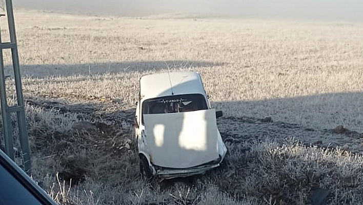 Elazığ'da gizli buzlanma kazaya neden oldu, 1 kişi hafif yaralandı