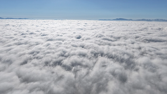 Elazığ'da gökyüzü büyüledi