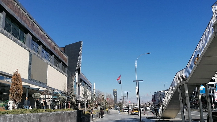 Elazığ'da Hastalık Kol Gezerken Vatandaşlara Öneri Bakın Nereden Geldi!