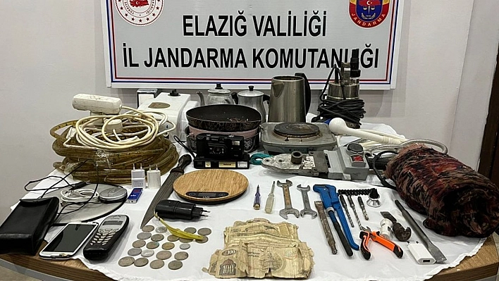 Elazığ'da hırsızlık yapan şahıslar jandarmadan kaçamadı