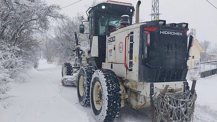 Elazığ'da il özel idaresi tarafından 3 bin 500 km kapalı yol açıldı