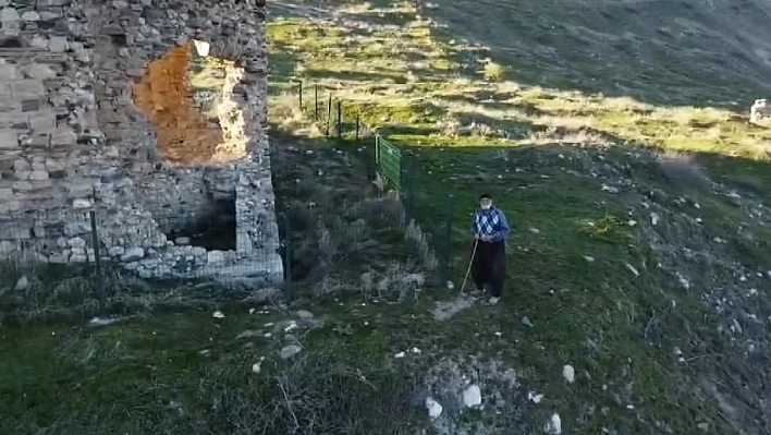 Elazığ'da İlk Defa Dron Gören Vatandaşın Tavırları Tebessüm Ettirdi