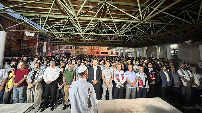 Elazığ'da İsmail Haniye İçin Gıyabi Cenaze Namazı Kılındı 