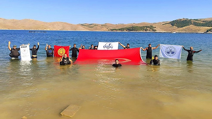 Elazığ'da itfaiye ve EKUT ekibine su altı arama kurtarma eğitimi verildi