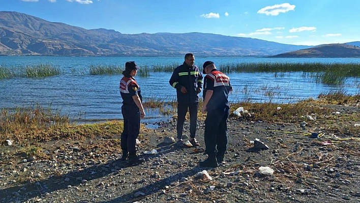 Elazığ'da jandarma ekipleri vatandaşları çevre kirliliği konusunda bilgilendirdi