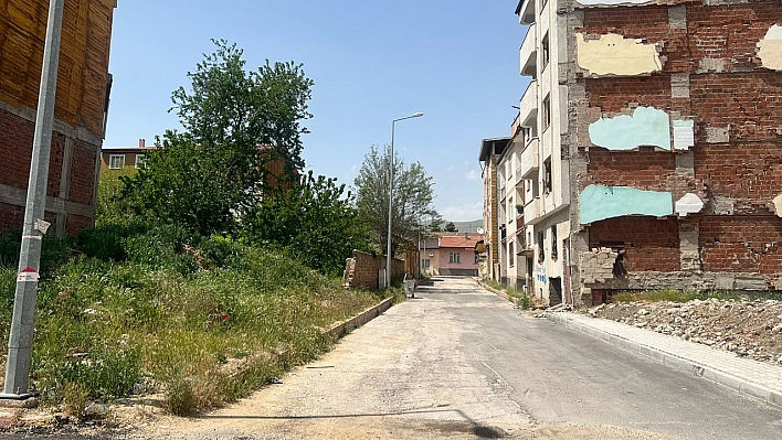 Elazığ'da Kablolar Çalındı Vatandaşlar 40 gündür Hizmet Alamıyor