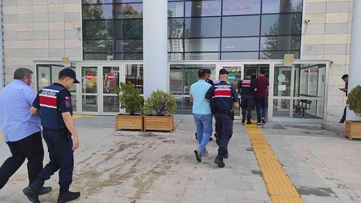 Elazığ'da kaçak kazı yapan 4 şüpheli yakalandı