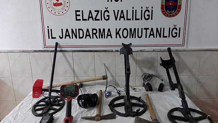 Elazığ'da kaçak kazıya suçüstü: 3 gözaltı