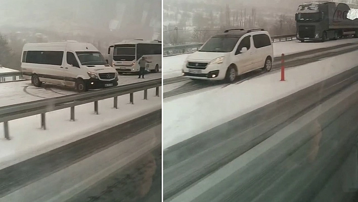 Elazığ'da kar yağışı sonrası araçlar yolda kaldı