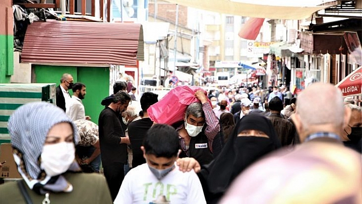 Elazığ'da kısıtlama öncesi alışveriş yoğunluğu