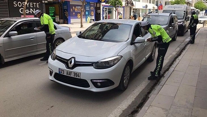 Elazığ'da kısıtlamaya sıkı denetim, araçlar tek tek kontrol edilmeye başlandı