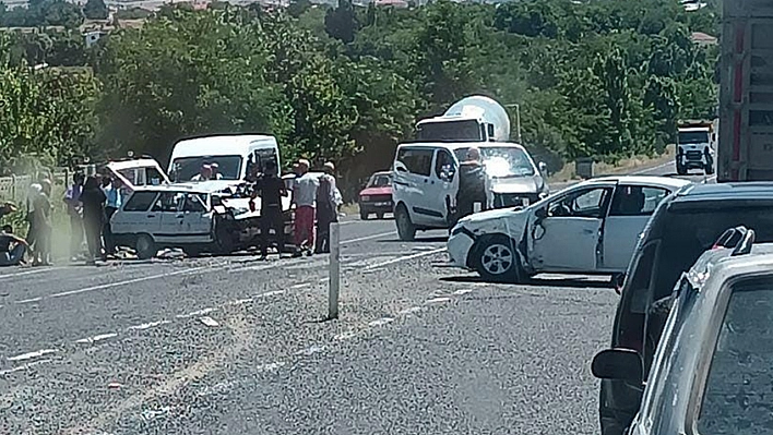 Elazığ'da Korkunç Kaza: 6 Yaralı