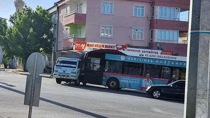 Elazığ'da Korkunç Kaza Çok Sayıda Yaralı Var!