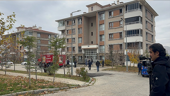 Elazığ'da korkutan yangın: 9 kişi dumandan etkilendi