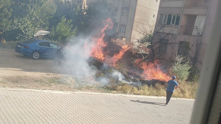 Elazığ'da Korkutan Yangın