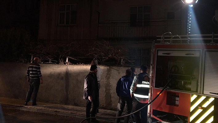 Elazığ'da Korkutan Yangın!