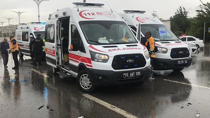 Elazığ'da Korkutucu Kaza: 3'ü Çocuk 8 Yaralı!