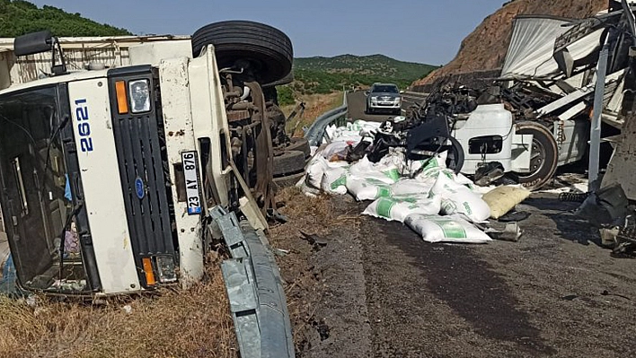 Elazığ'da Korkutucu Kaza! Kamyon İle Tır Çarpıştı!