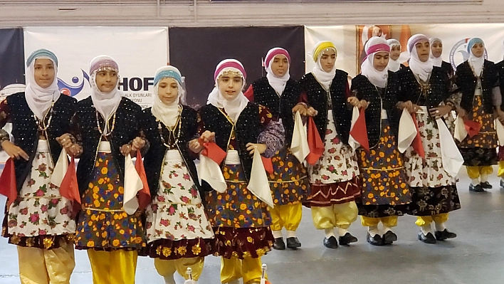 Elazığ'da Kulüpler Arası Halk Oyunları Yarışması Bölge Finali Yapıldı