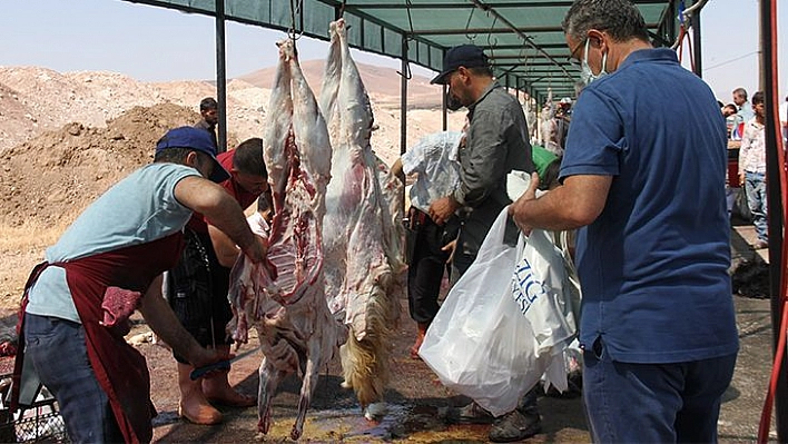 Elazığ'da kurban kesimi ikinci gününde de devam etti