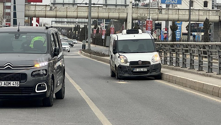 Elazığ'da maddi hasarlı kaza!