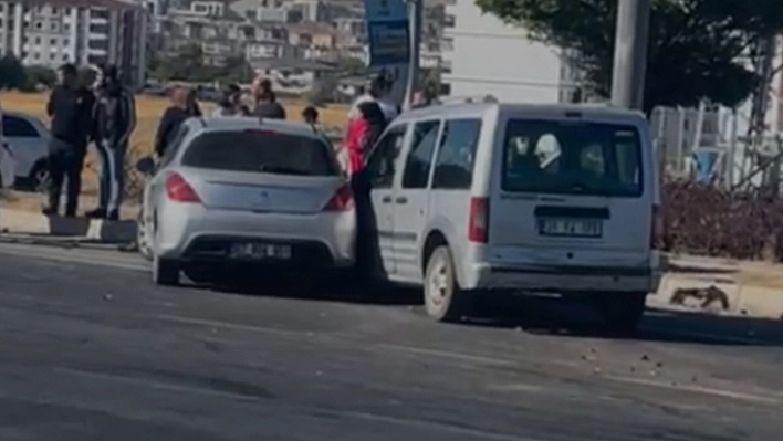Elazığ'da maddi hasrlı kaza