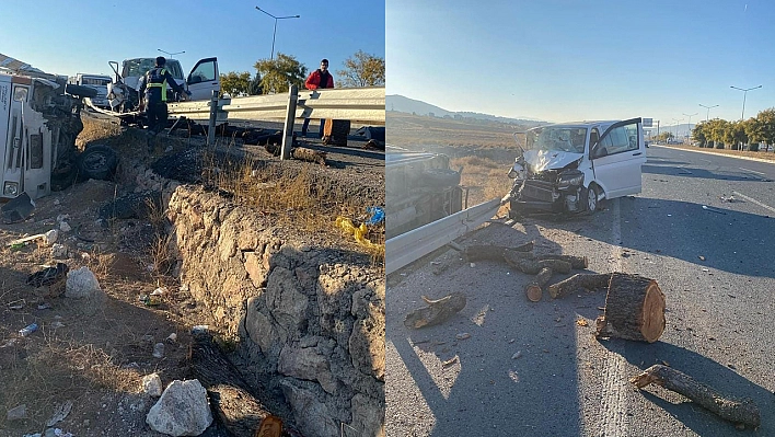 Elazığ'da minibüs ile kamyonet çarpıştı!