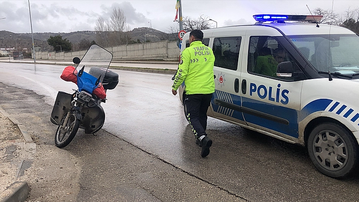 Elazığ'da Motosiklet Devrildi