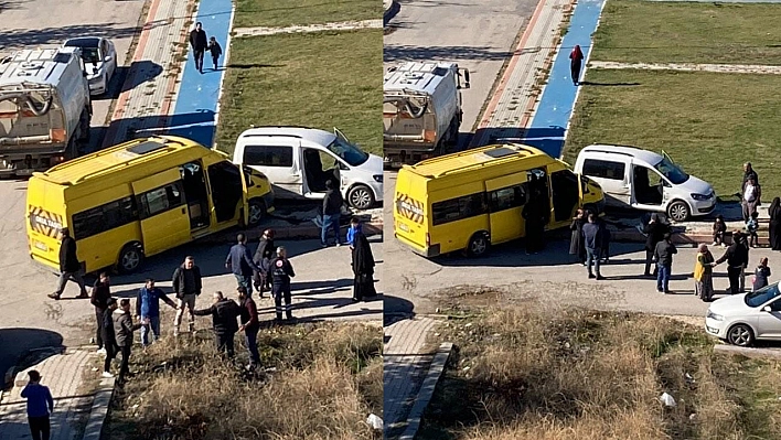 Elazığ'da Öğrenci Servisi Kaza Yaptı!