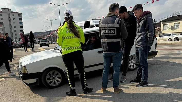 Elazığ'da okul önü denetimleri sürüyor