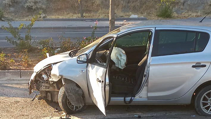 Elazığ'da Otomobil İle Minibüs Çarpıştı: 1 Yaralı