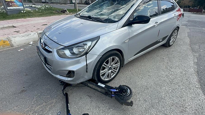 Elazığ'da otomobil ile scooter çarpıştı: 2 yaralı