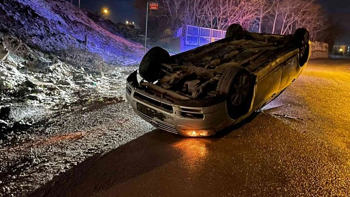 Elazığ'da Otomobil Şarampole Uçtu: 1 Ölü 3 Yaralı