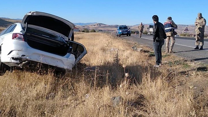 Elazığ'da otomobil takla attı!