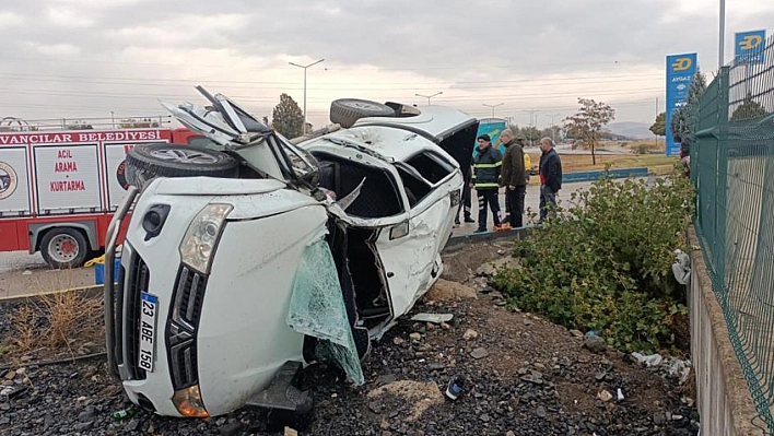 Elazığ'da otomobil takla attı!