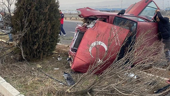 Elazığ'da Otomobil Yan Yattı!