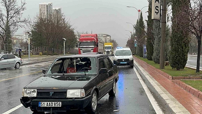 Elazığ'da otomobilin çarptığı çocuk yaralandı