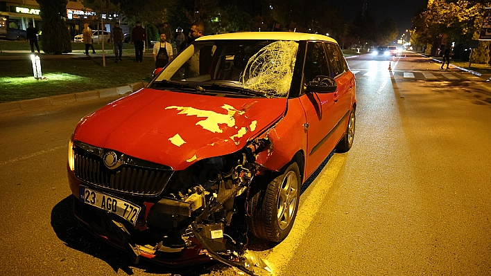 Elazığ'da otomobilin çarptığı yayalardan biri hayatını kaybetti