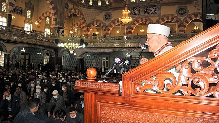 Elazığ'da Ramazan Ayının İlk Cuma Namazında Camiler Doldu