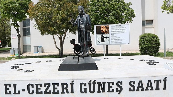 Elazığ'da Saat Gölgede Kaldı