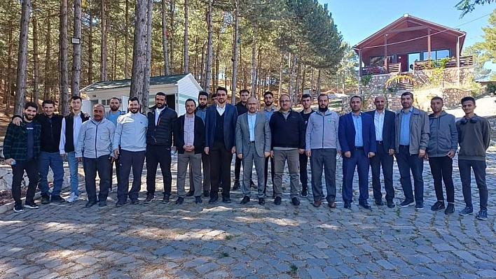 Elazığ'da sabah namazı sonrası doğa yürüyüşü düzenlendi