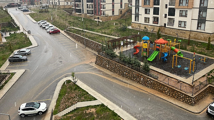Elazığ'da sağanak etkili oluyor