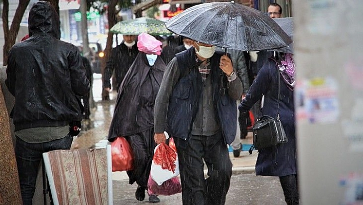 Elazığ'da Sağanak Yağış Etkili Oldu