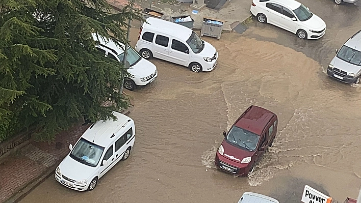 Elazığ'da Şiddetli Sağanak Etkili Oldu