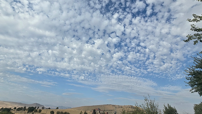 Elazığ'da sirrokümülüs bulutları görsel şölen sundu