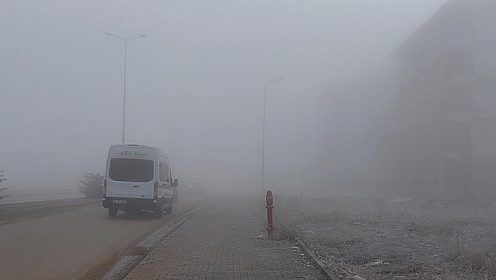 Elazığ'da sis etkili olmaya devam ediyor