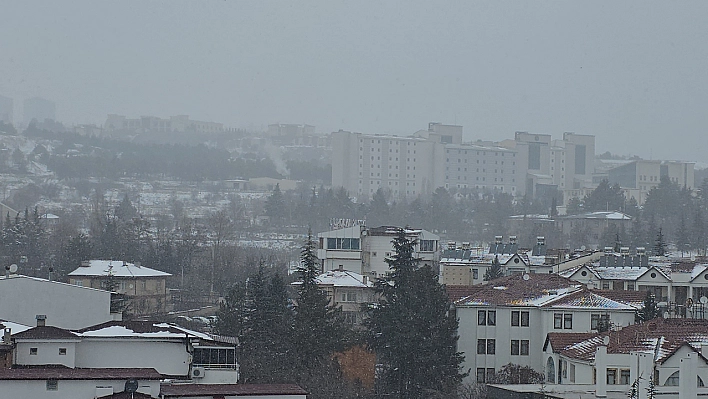 Elazığ'da sis yüksek kesimleri etkiledi